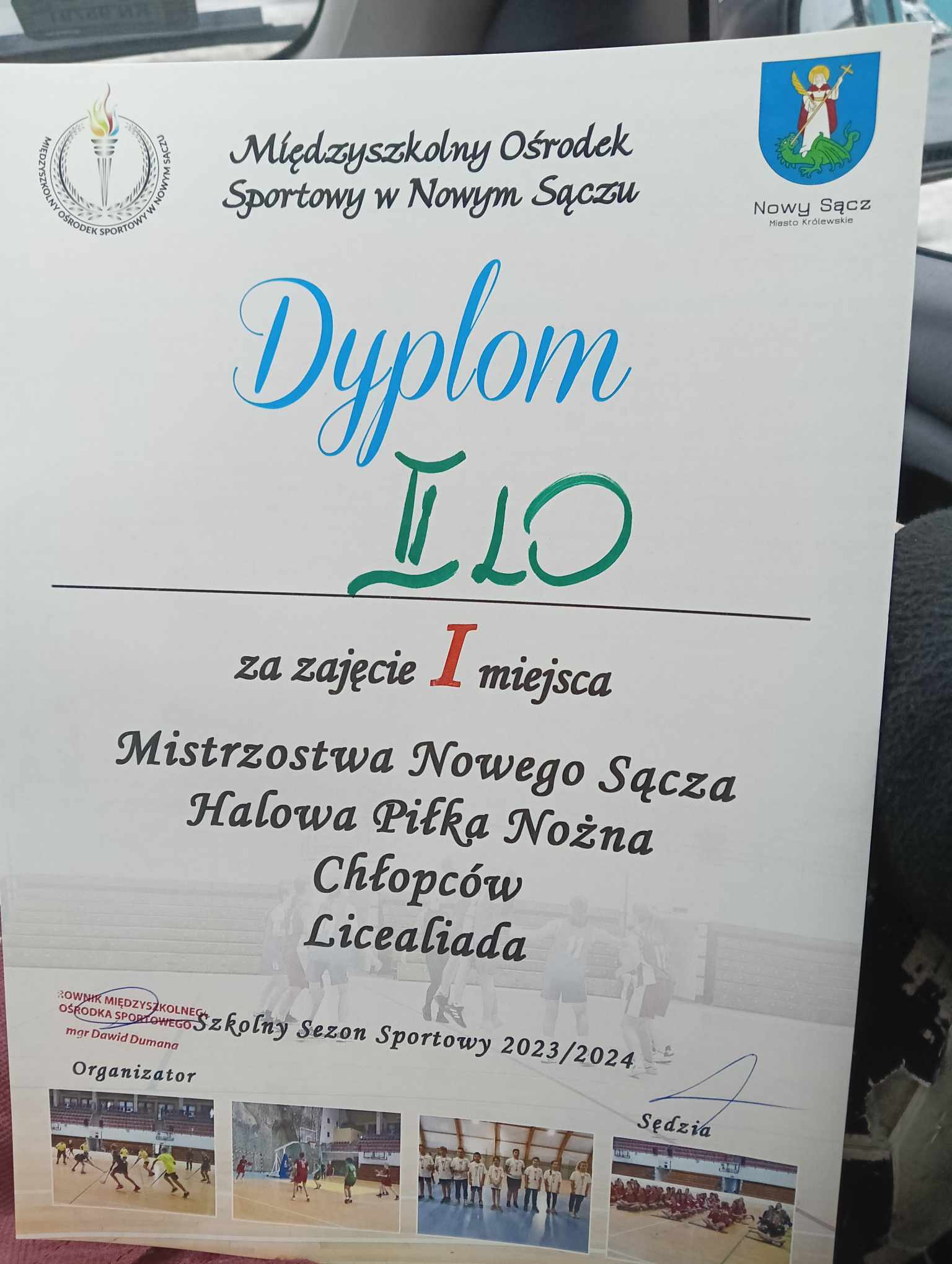Zdjęcie M NS piłka halowa chłopców 12.23 (8)2e7a0d61-b51e-416d-aeb0-6b9b04943453.jpg w galerii Mistrzostwa Nowego Sącza w Piłce Halowej Chłopców